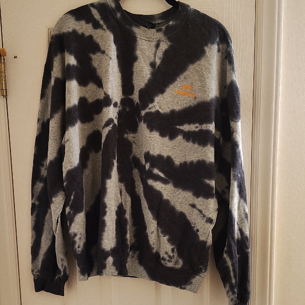 Wild Fable Black and Gray Tie-Dye Crewneck Sweater